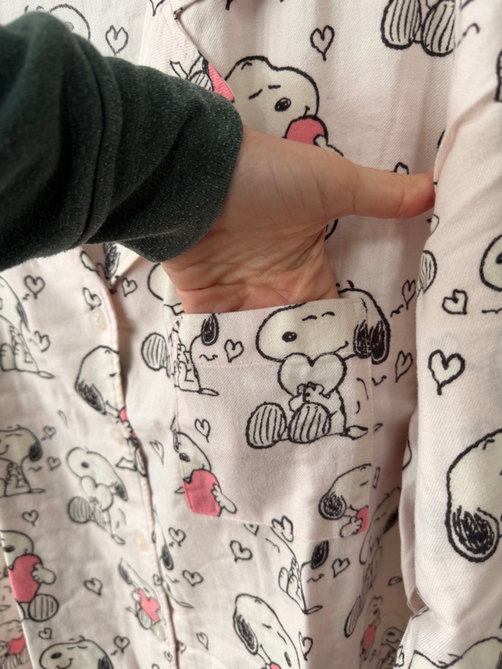 American Eagle Snoopy Heart Pajama Set - Picture 3 of 10